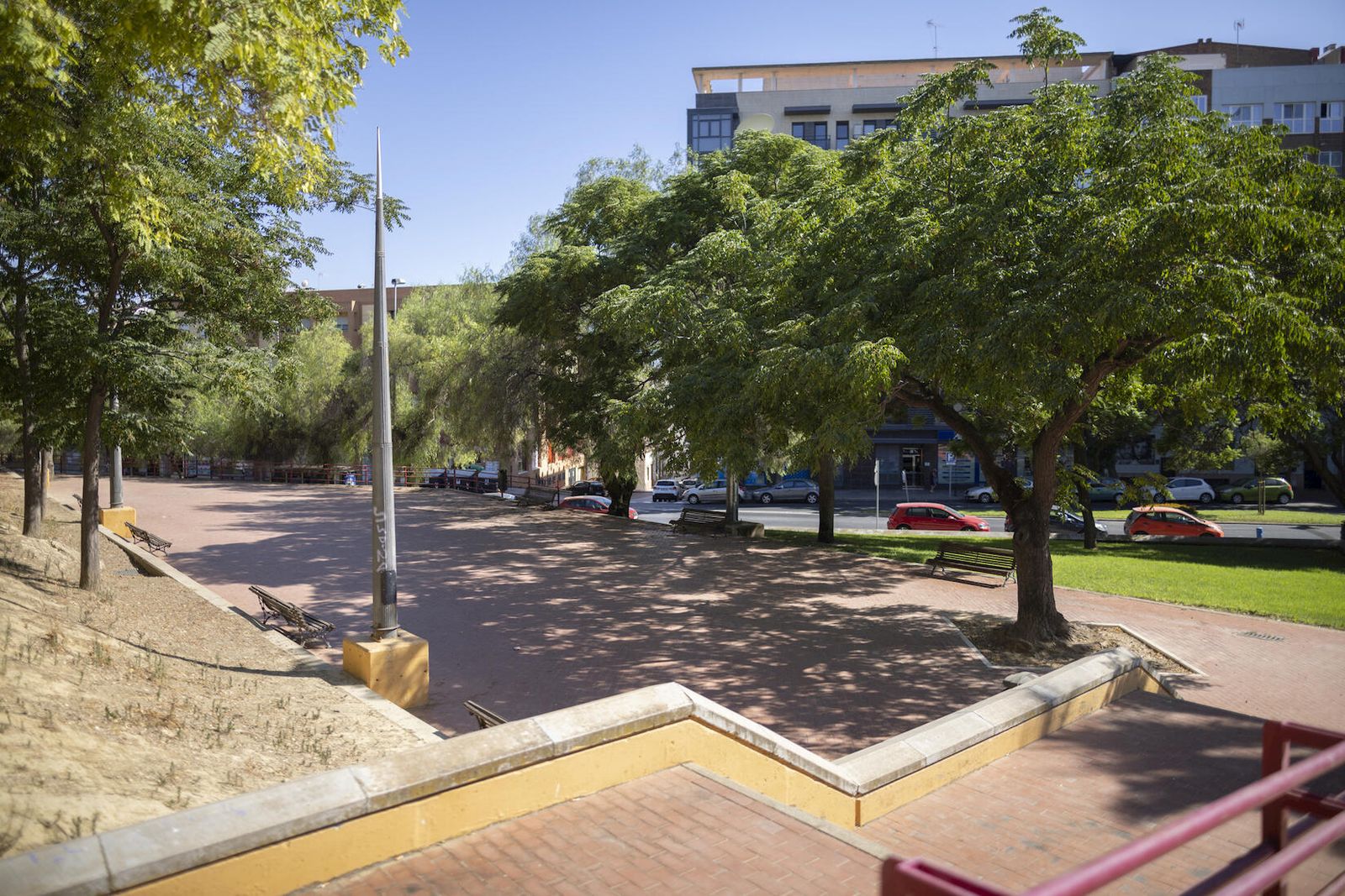 Espacio donde se va a instalar el parque infantil.