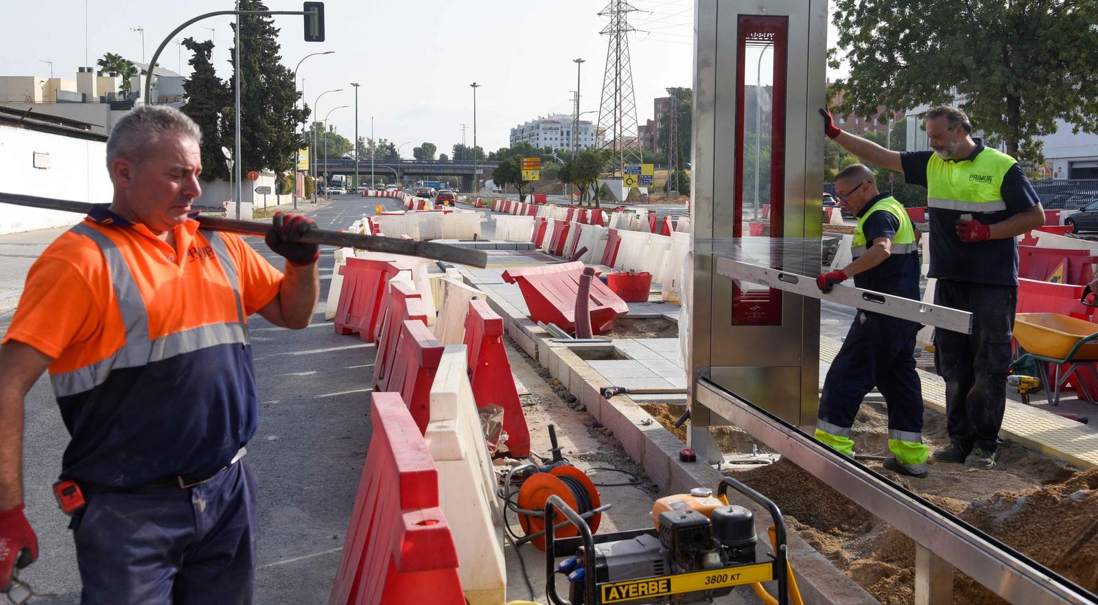 Fotografías de las obras en Sevilla Este por el tranvibús