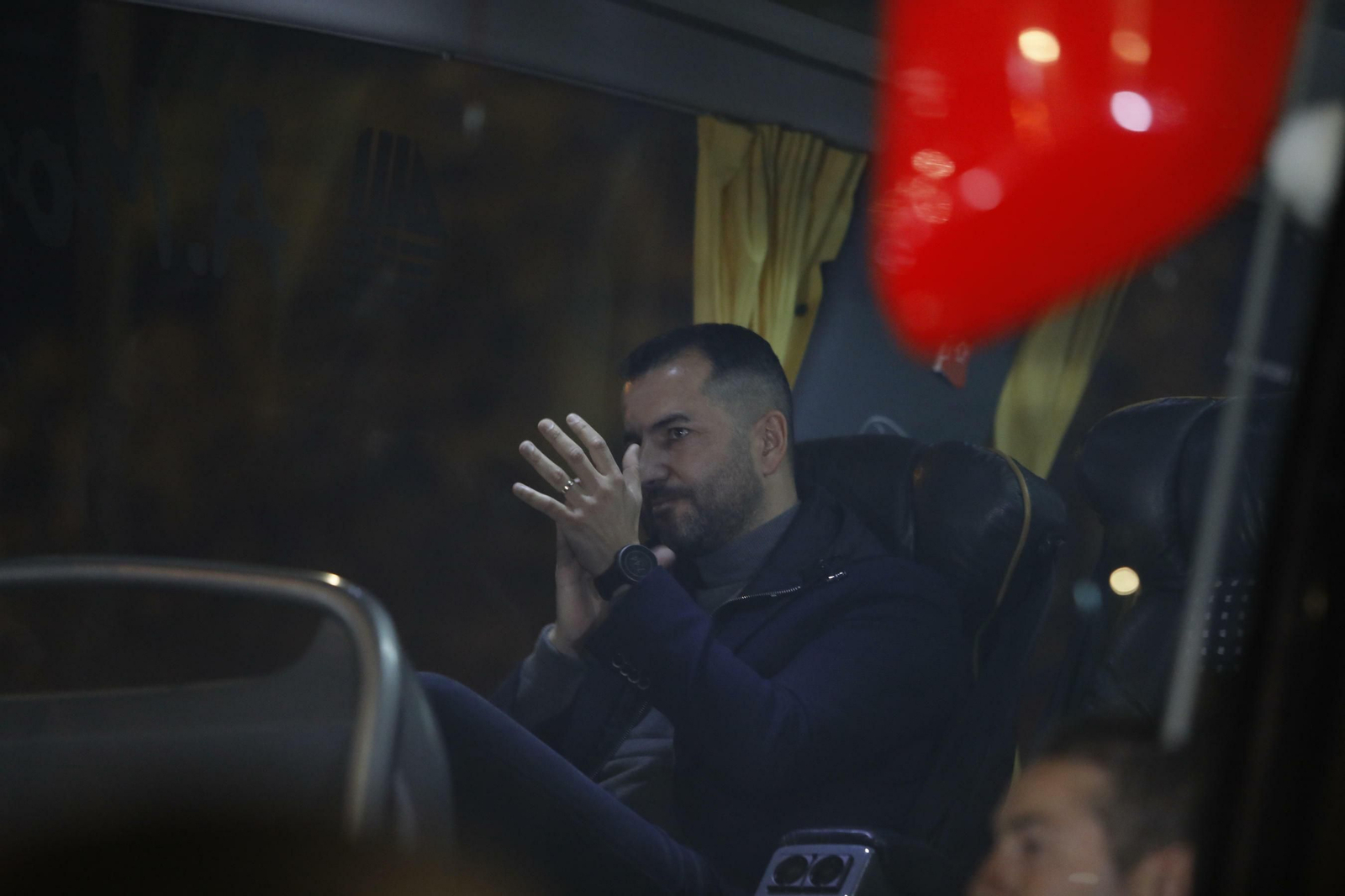 Apoteósico recibimiento a la plantilla del Granada