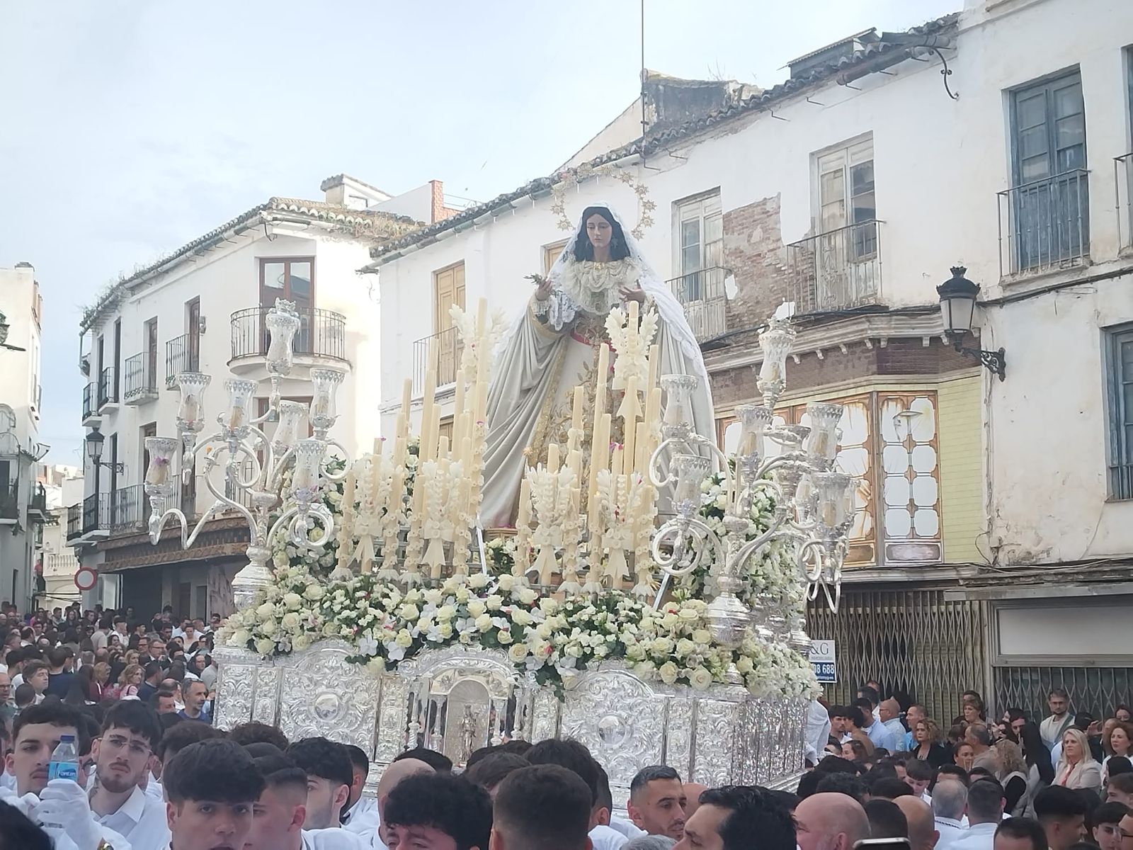 Así ha sido el desfile procesional de Pollinica y Rocío en Vélez-Málaga