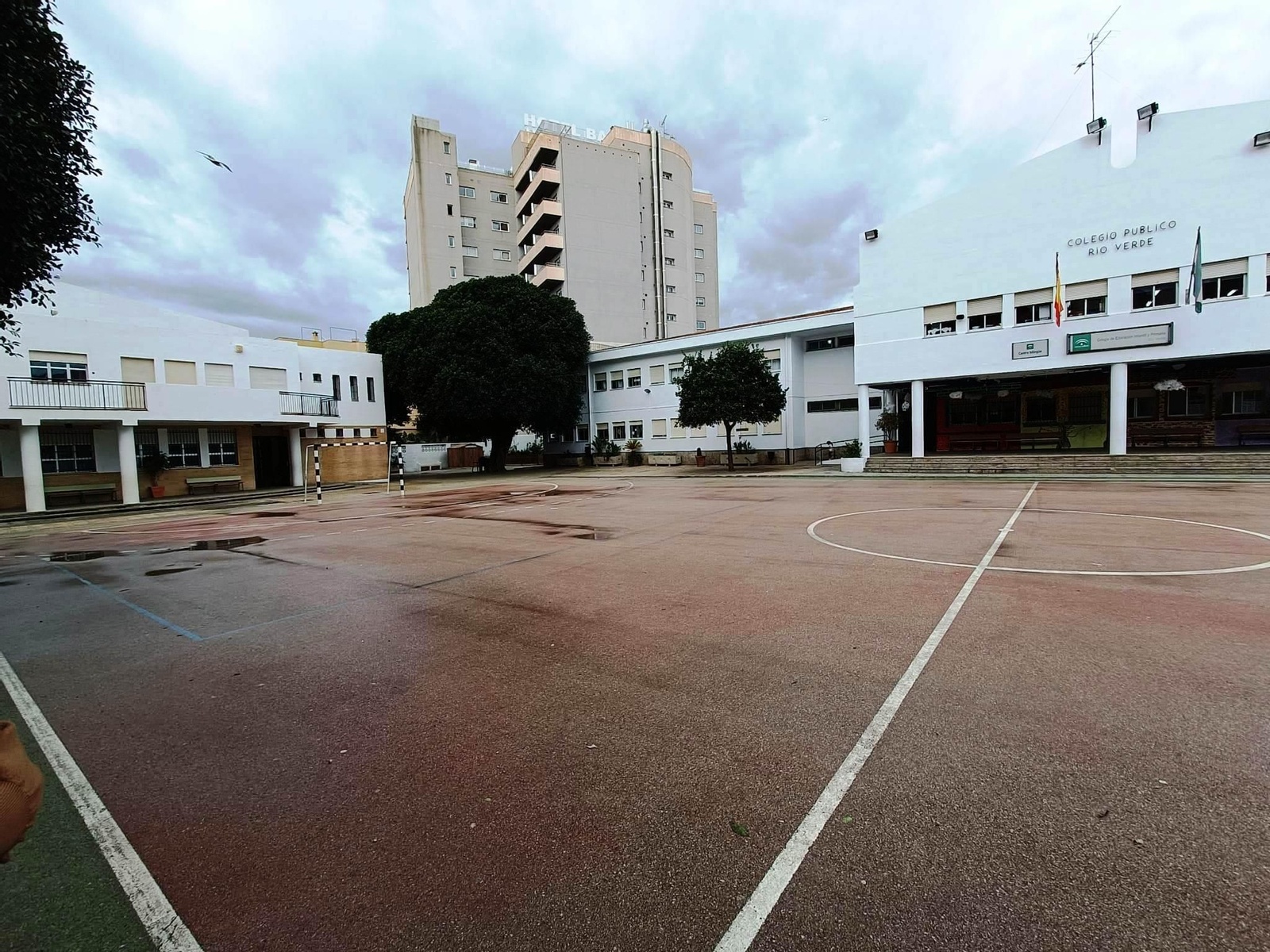 Almuñécar concede la licencia de obras para la eliminación de barreras arquitectónicas en el colegio Río Verde