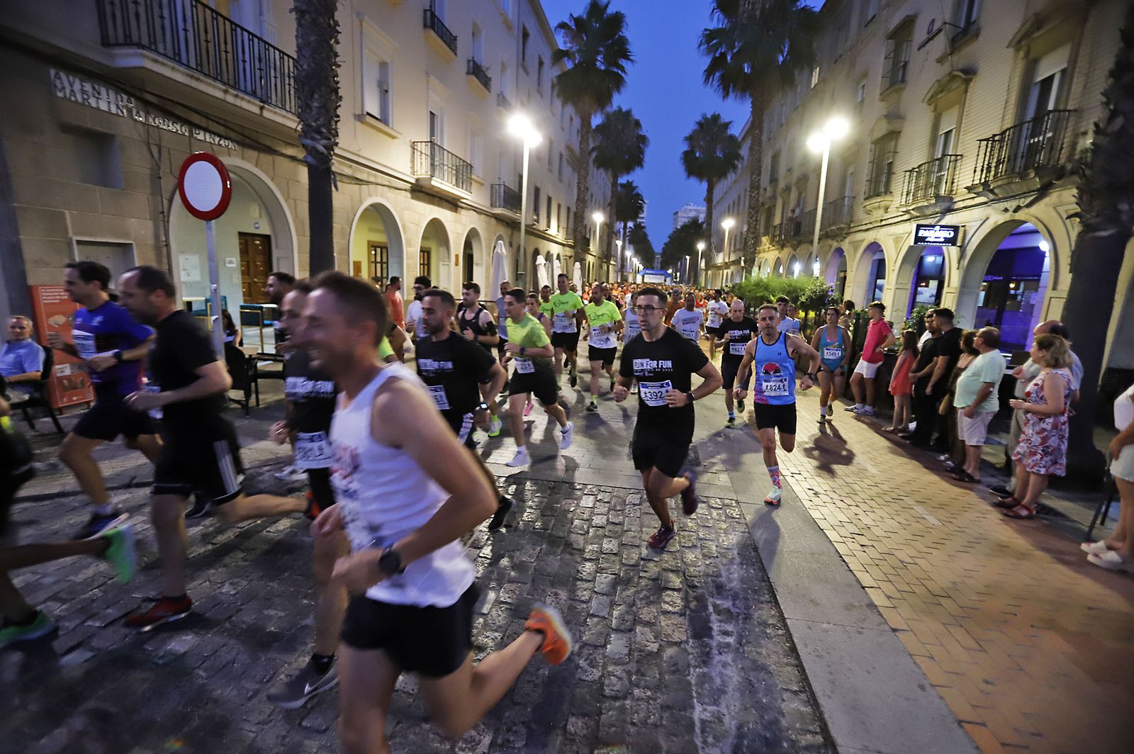 Imágenes de la Carrera Nocturna de Huelva