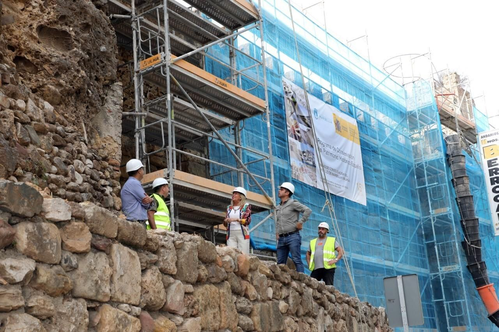 Visita de la alcaldesa de Marbella a las obras de rehabilitación del Castillo.