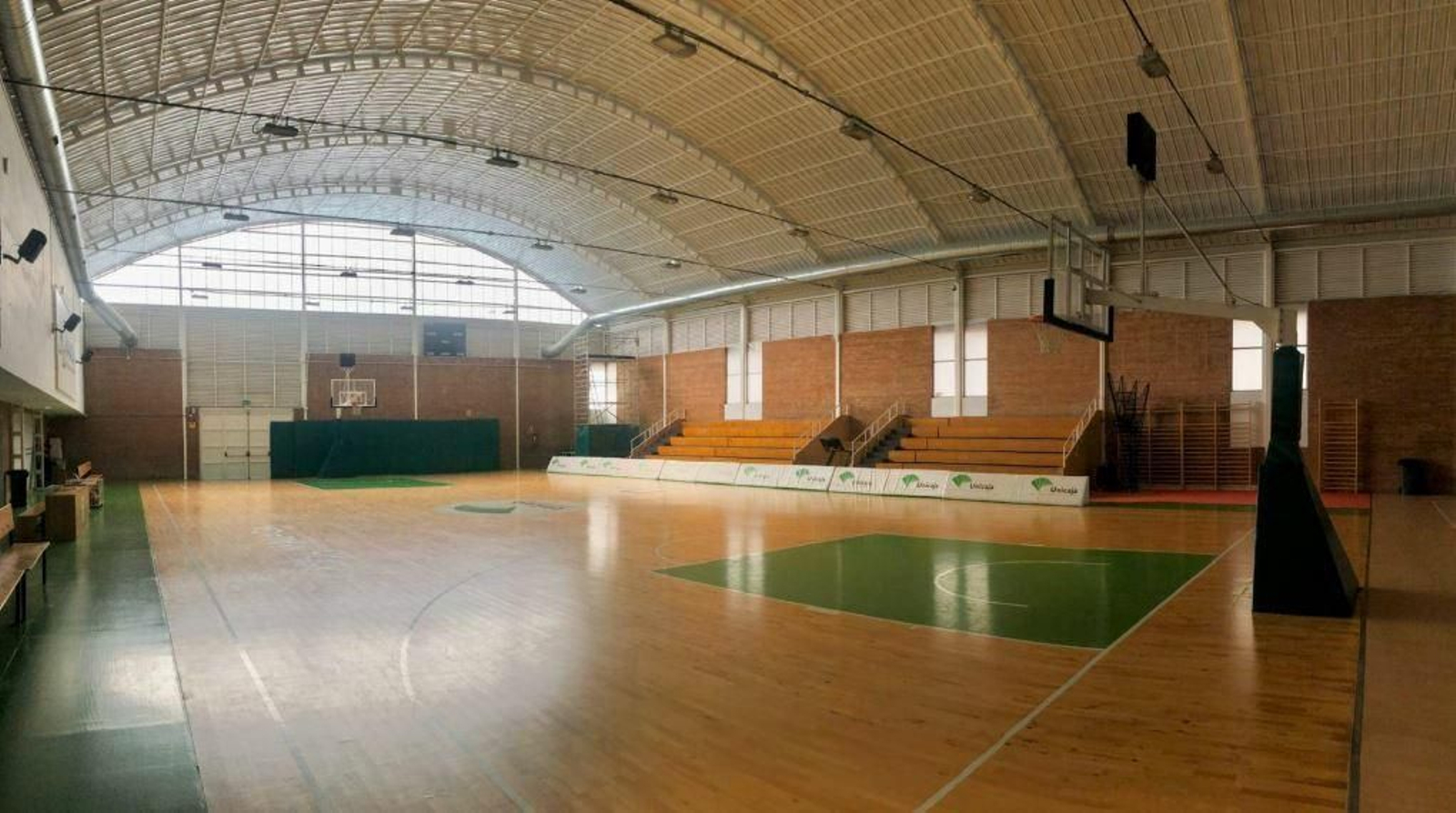 Una de las pistas interiores de Los Guindos.