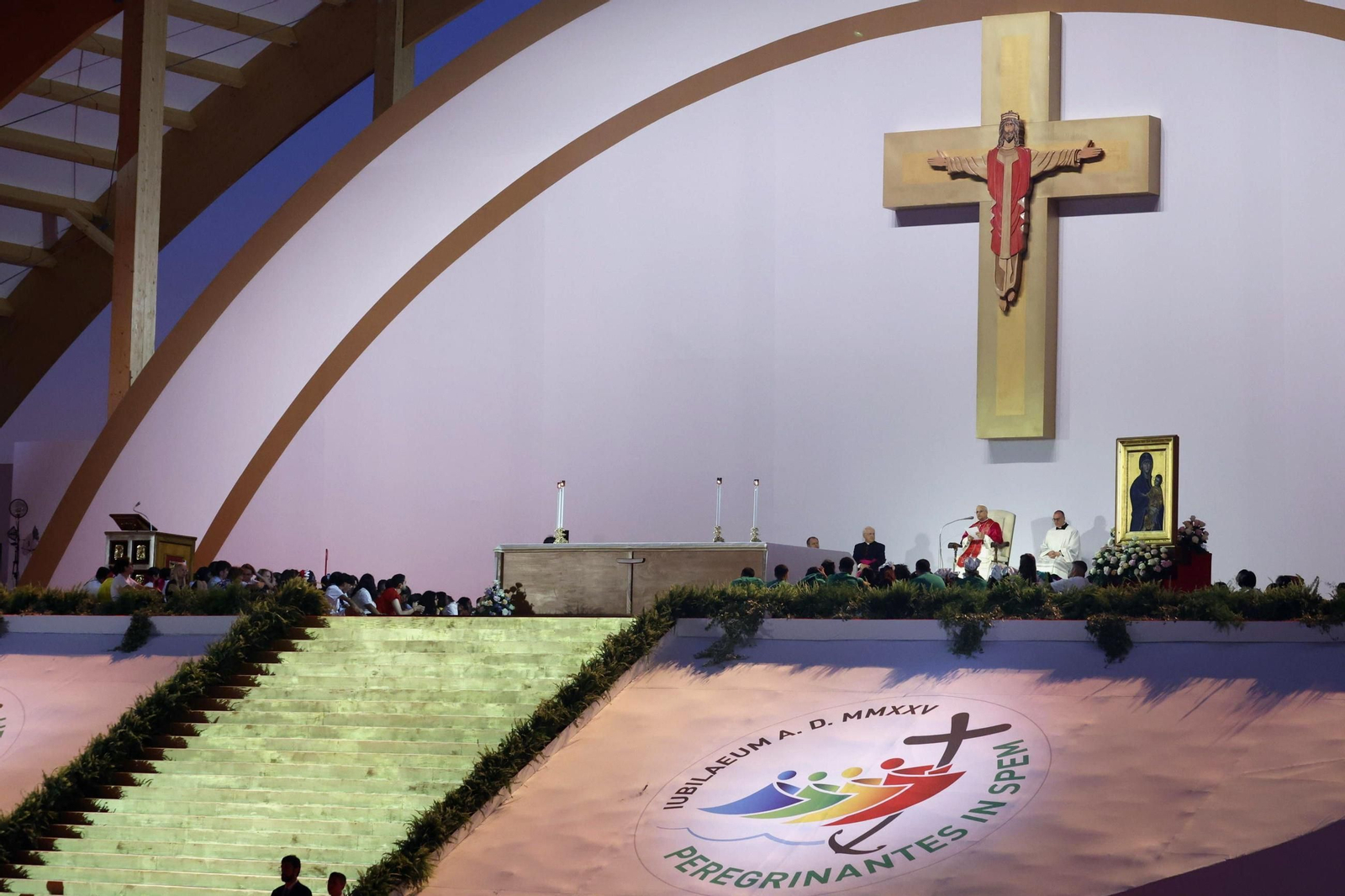 Pope Leo XIV celebrat (14130755).jpg