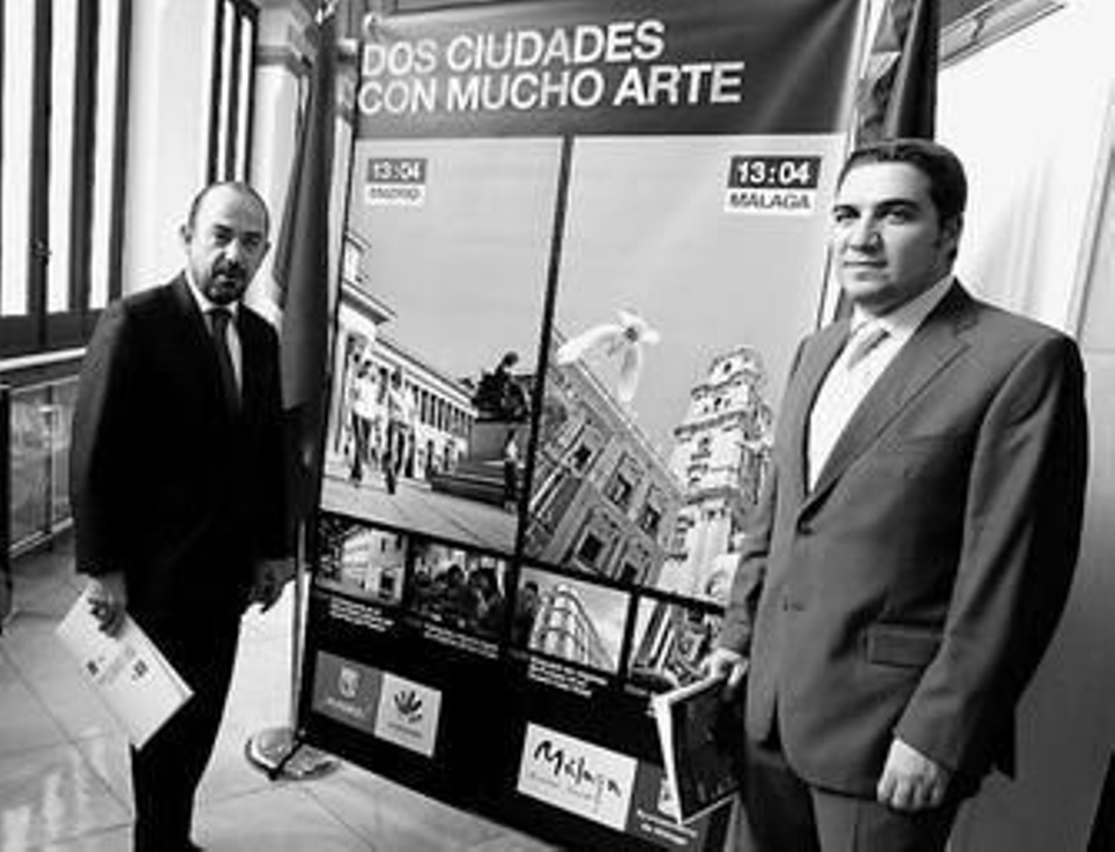 El delegado de Economía y Empleo del Ayuntamiento de Madrid, Miguel Ángel Villanueva, junto a Bendodo.