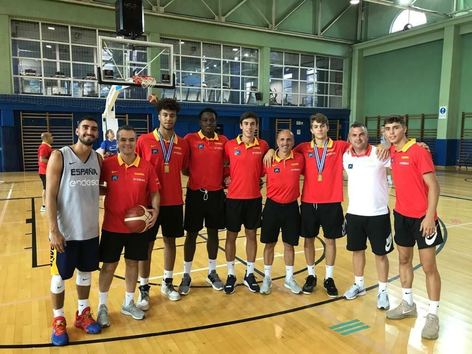 Representantes del Unicaja en Madrid.