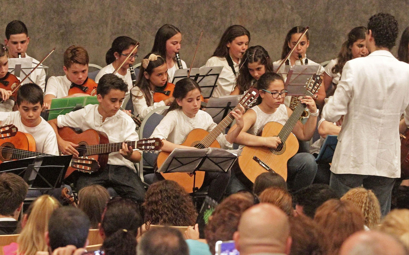 Un grupo de estudiantes del conservatorio durante un recital, en foto de archivo.