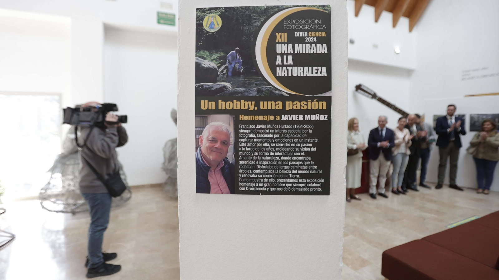 Fotos de la exposición fotográfica y conferencia inaugural de Diverciencia 2024
