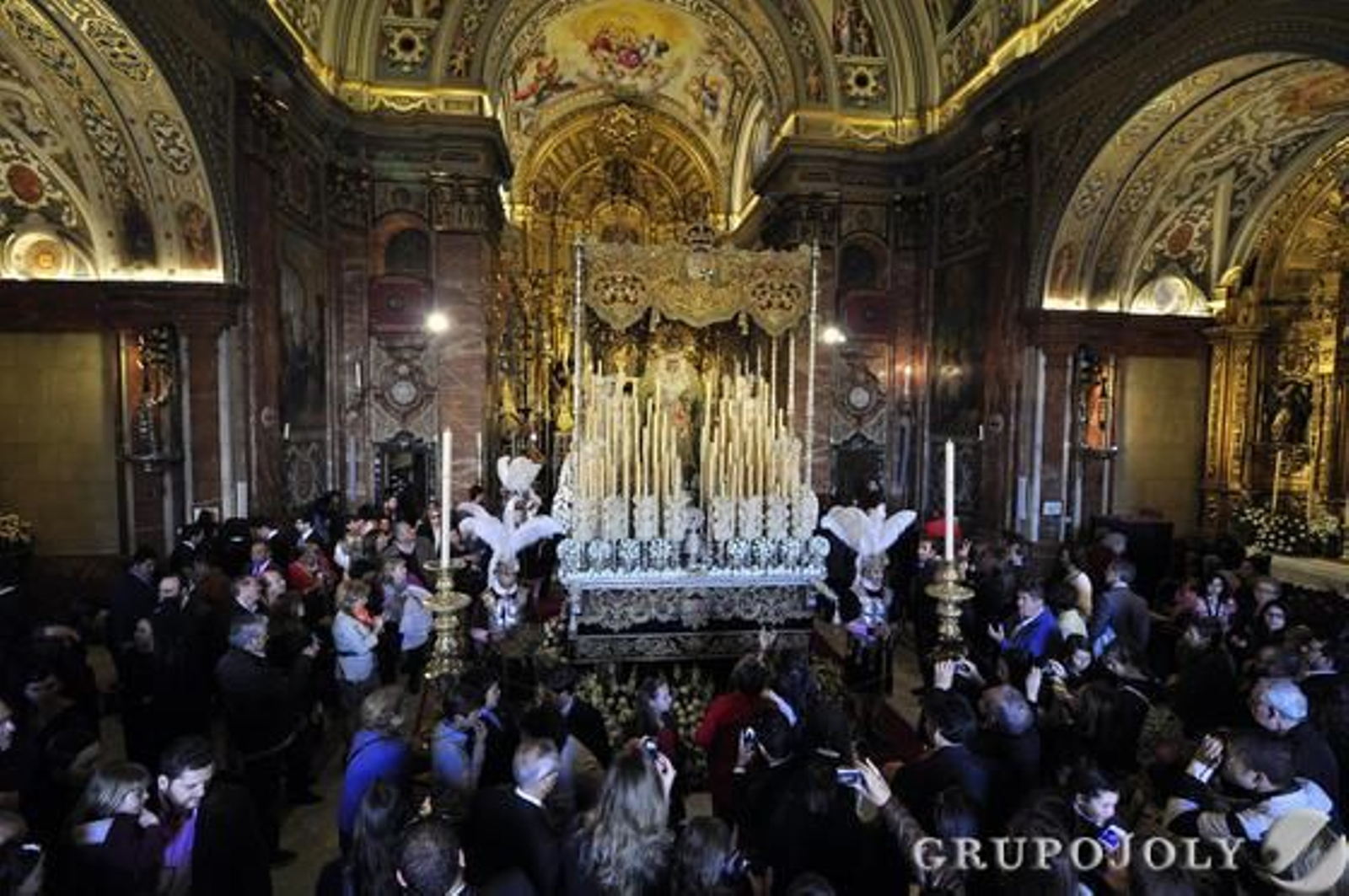 Basílica de la Macarena

Foto: Manuel Gómez