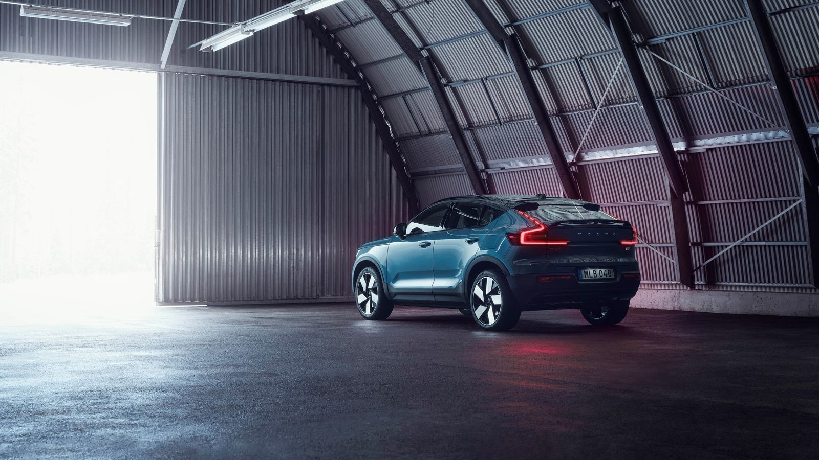 La forma del techo lo diferenciará del Volvo XC40 con el que comparte plataforma.