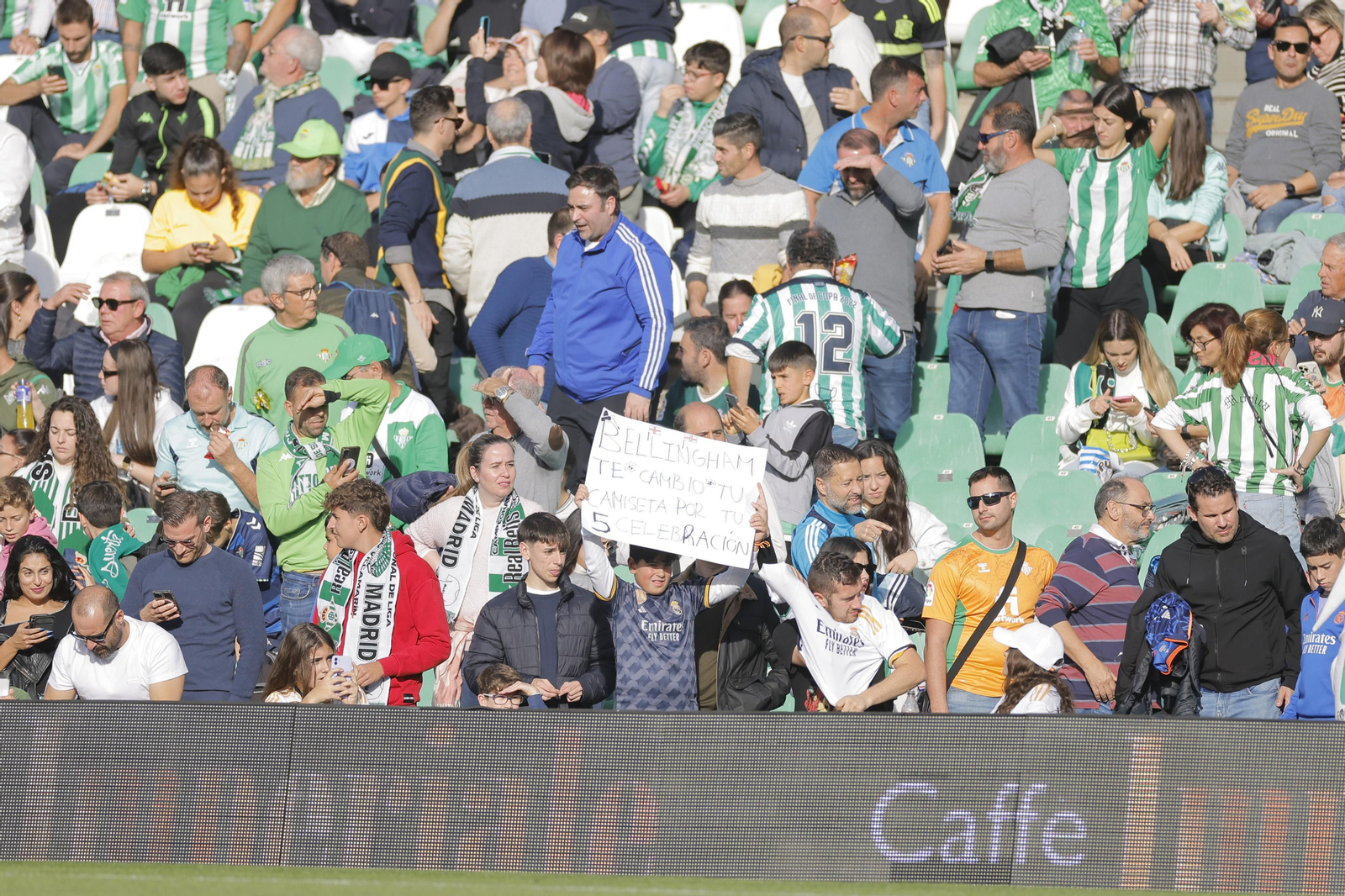 Búscate en las fotos del Betis-Real Madrid