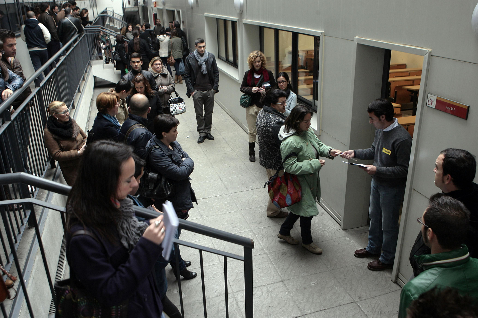 Opositores de Justicia antes de examinarse.