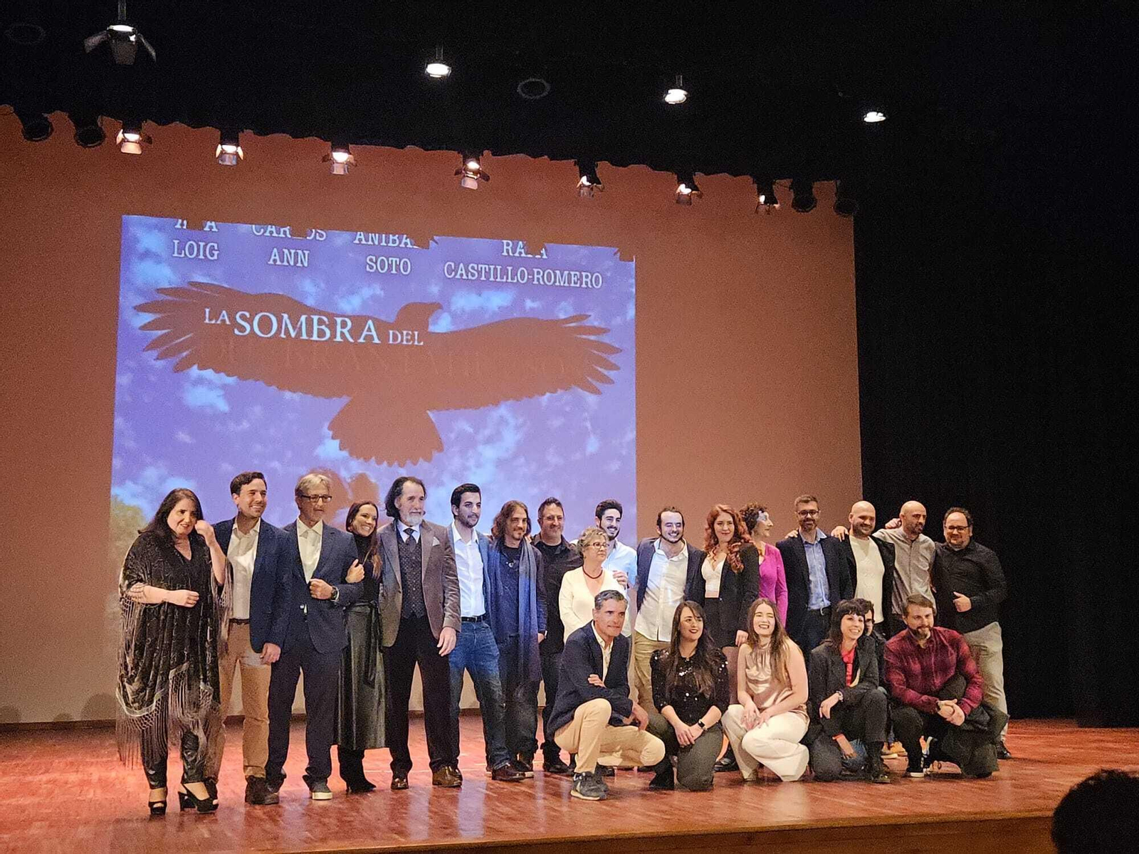 La alfombra roja del preestreno nacional, en Hornos, de la película "La sombra del quebrantahuesos"