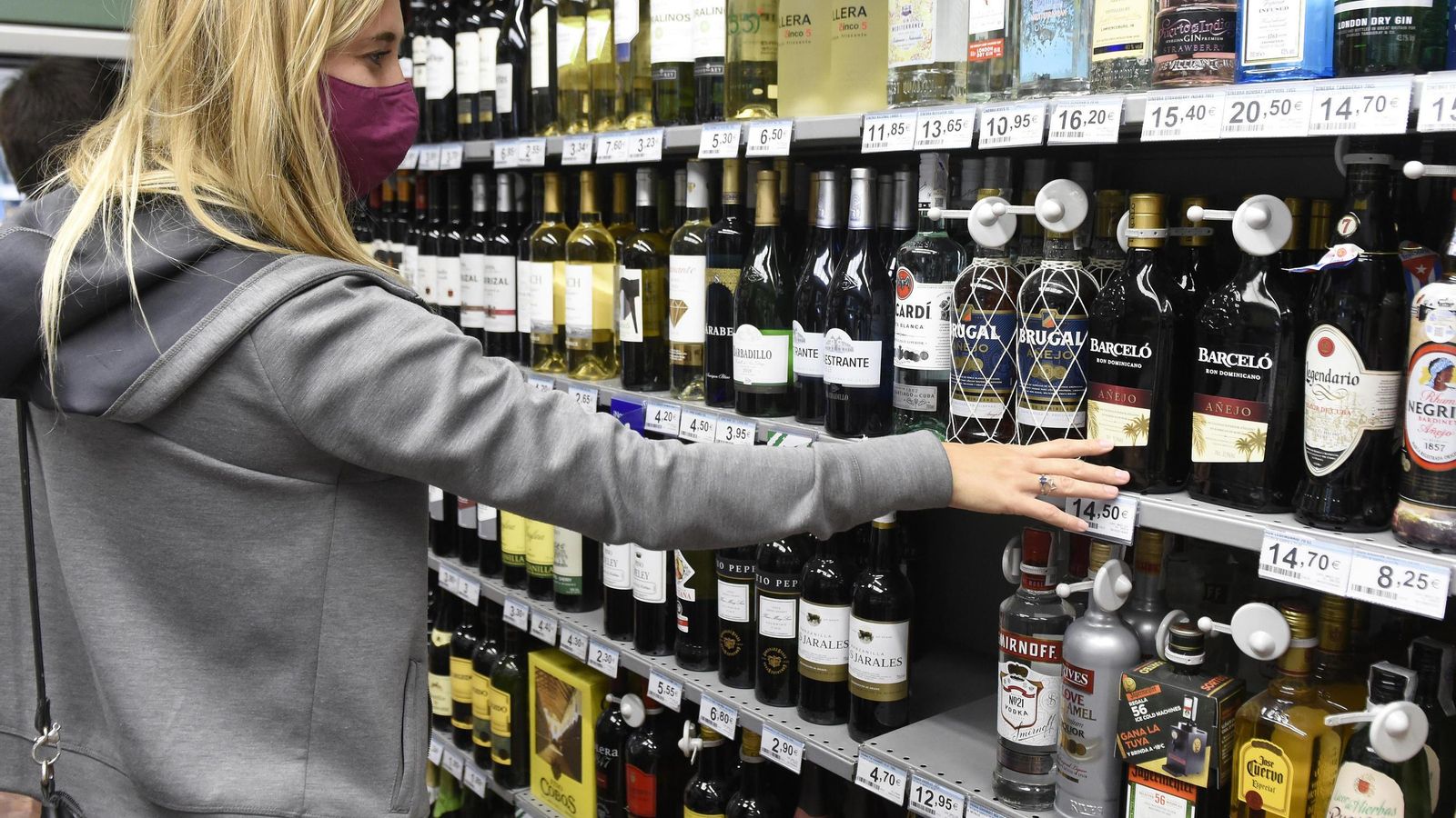 Las botellas de alcohol son otro de los productos que pueden verse afectados.