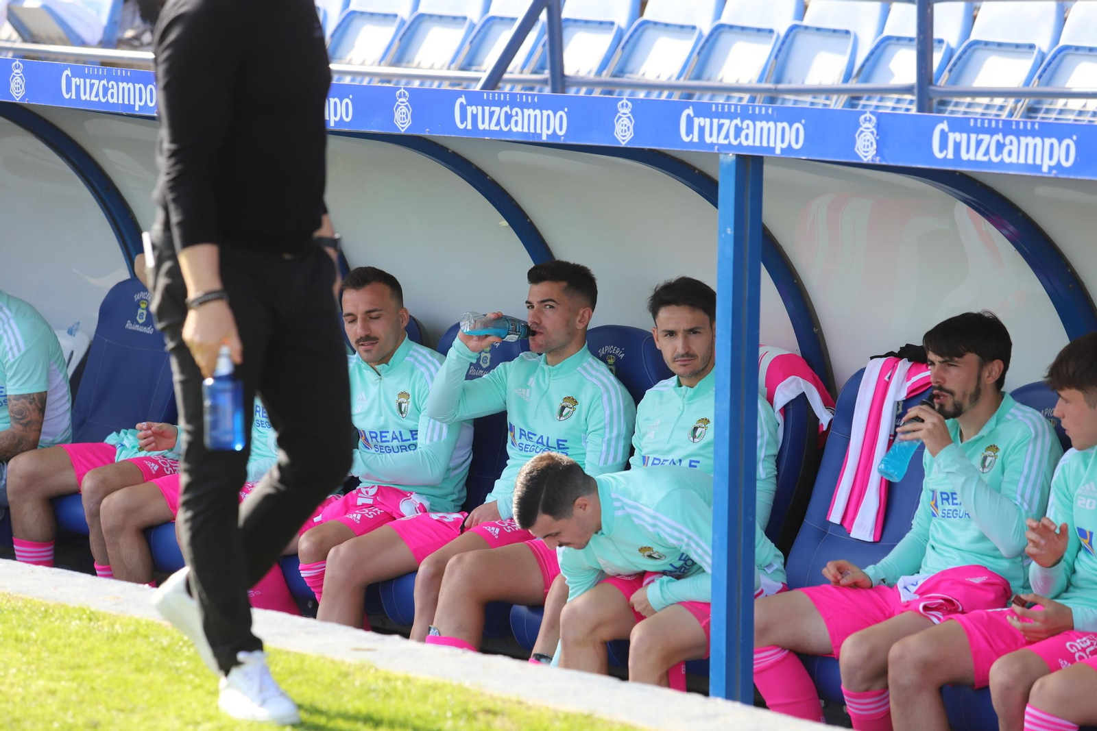 Imágenes del gran ambiente en el Nuevo Colombino para ver el  Recre-Burgos