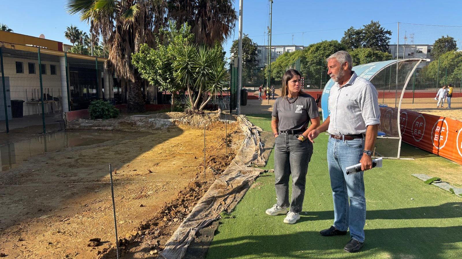 Un momento de una visita de la concejal a las actuaciones.