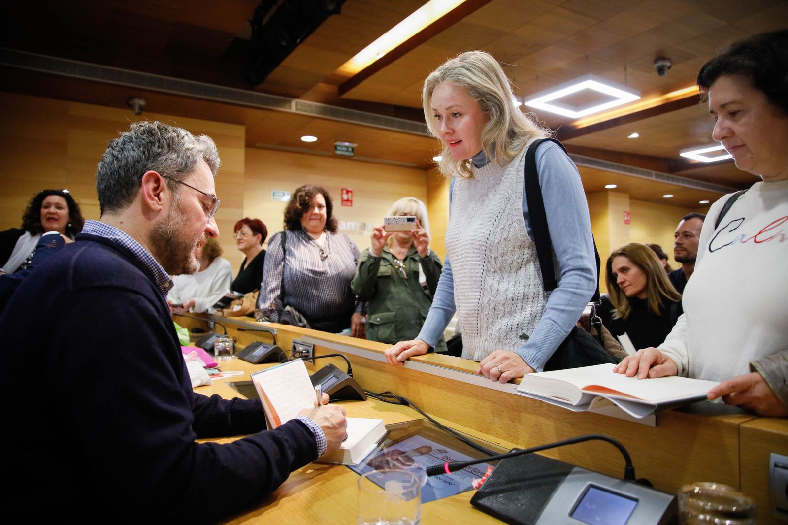 ¿Has estado en la presentación del libro de Máximo Huerta? Entra en la galería y buscate