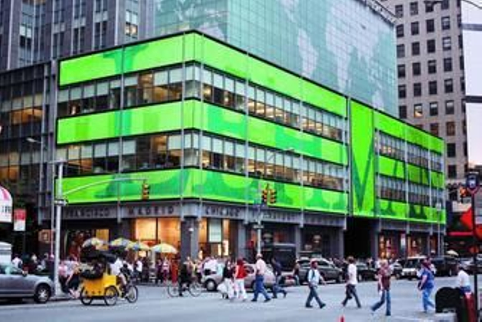 Sede de Lehman Brothers en Nueva York, de la que ayer no paraban de salir empleados con cajas.