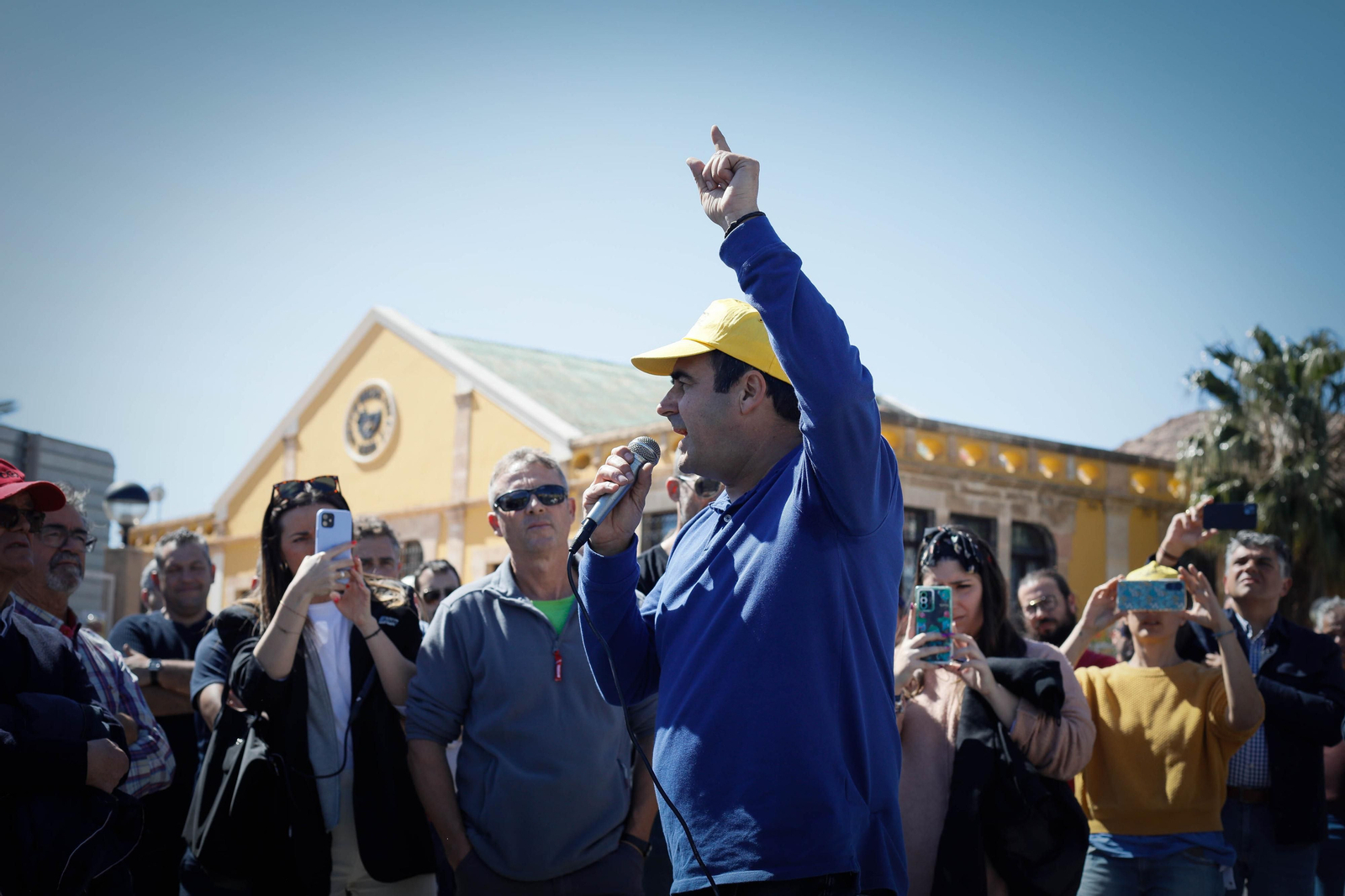 Los agricultores colapsan el puerto de Almería