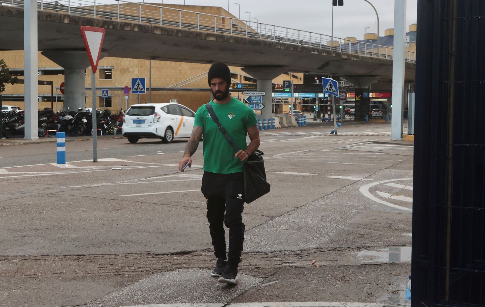 Las fotos de la salida del Betis para Chipre