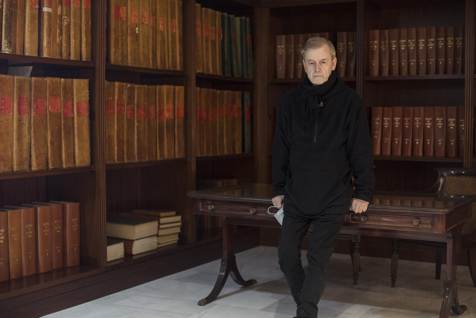 Manuel Ravina posa en la hemeroteca de Diario de Cádiz.