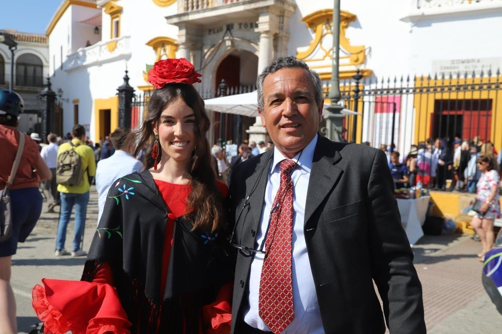 Las fotos de los famosos y la autoridades en la corrida del viernes de Feria de Abril