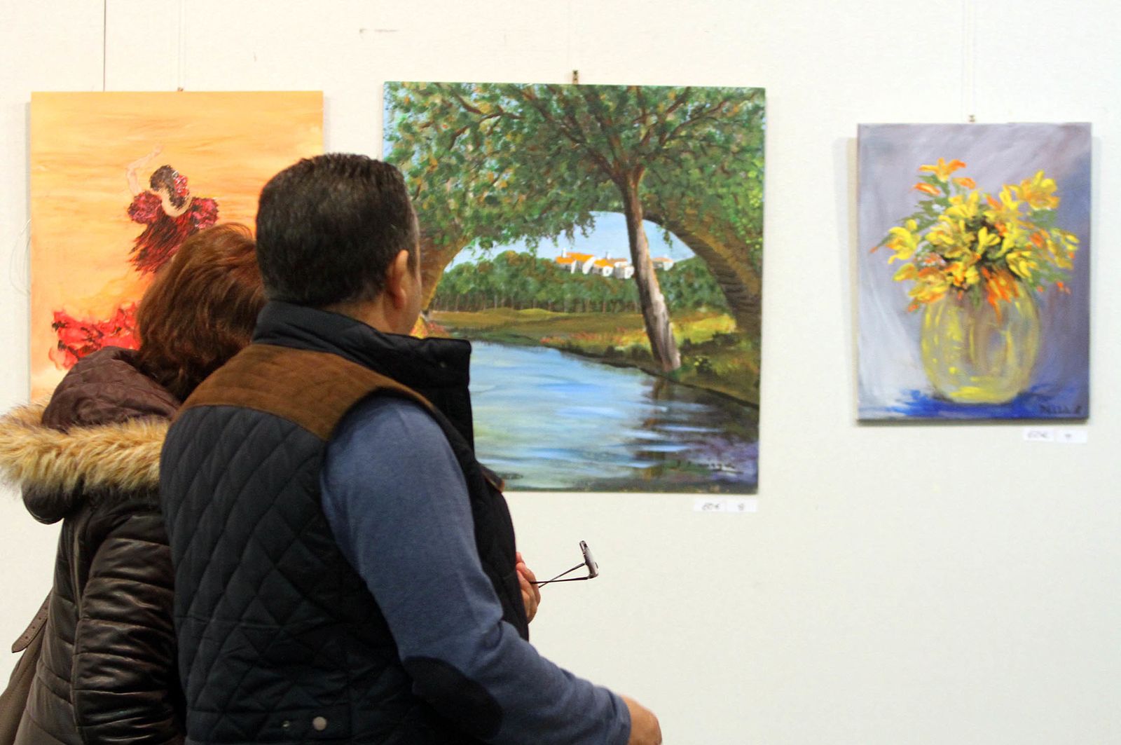 Imágenes de la Inauguración de la exposición del taller de arteterapia de Aramburu en la sala de la Caja Rural del Sur