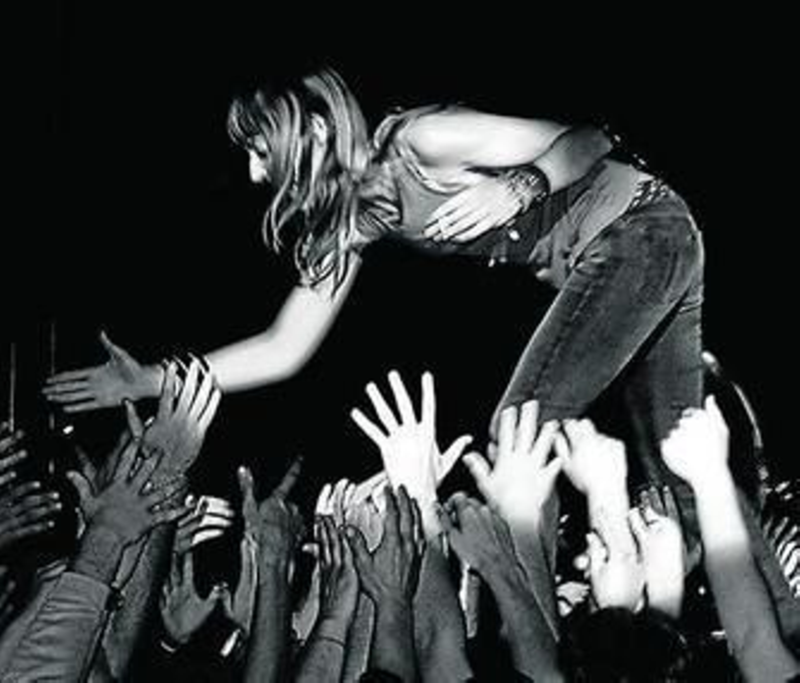 Las hermanas Llanos lideran la banda.