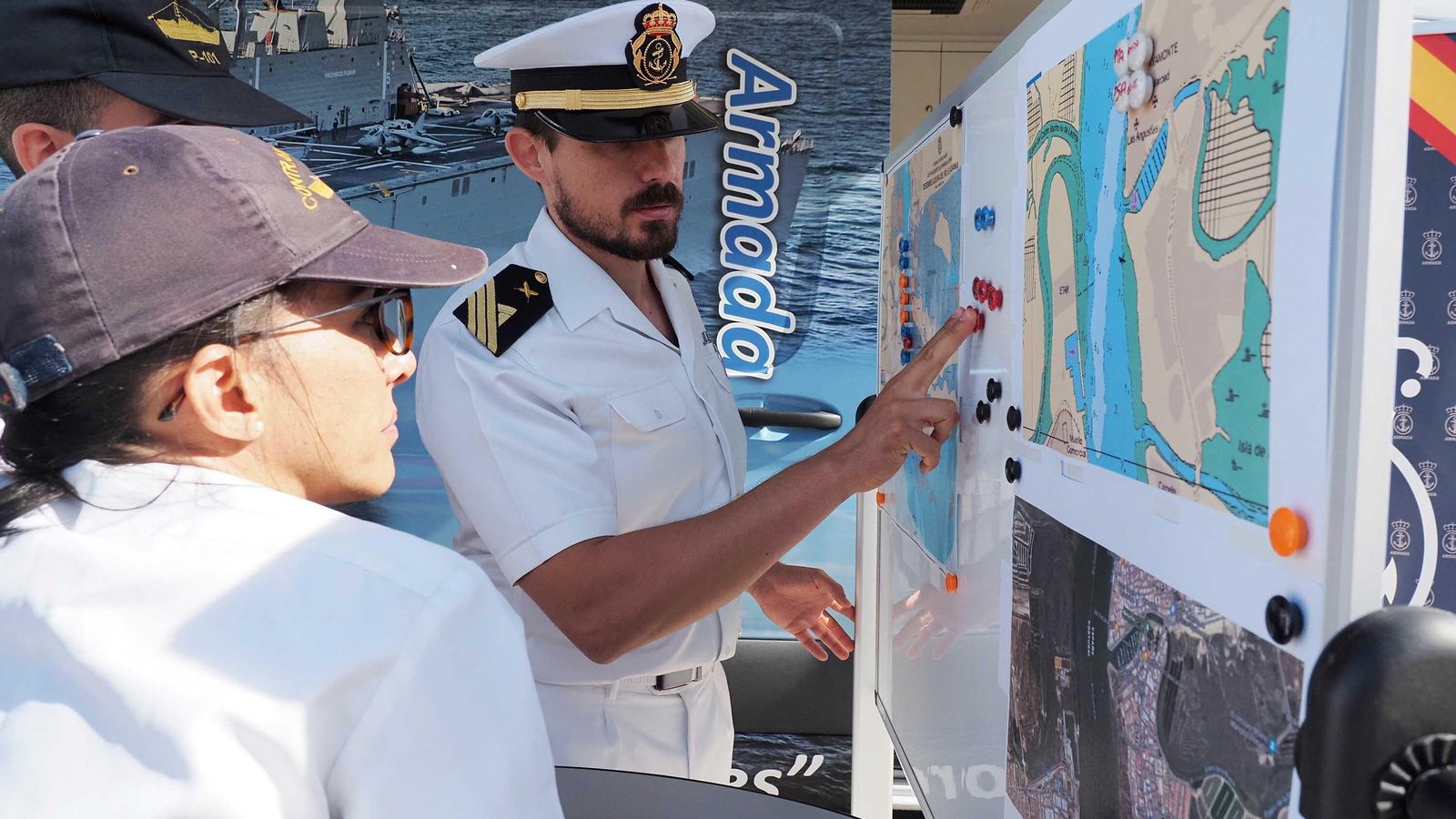 La Armada coordinó buena parte de las labores de rescate desde el Puesto de Mando Avanzado