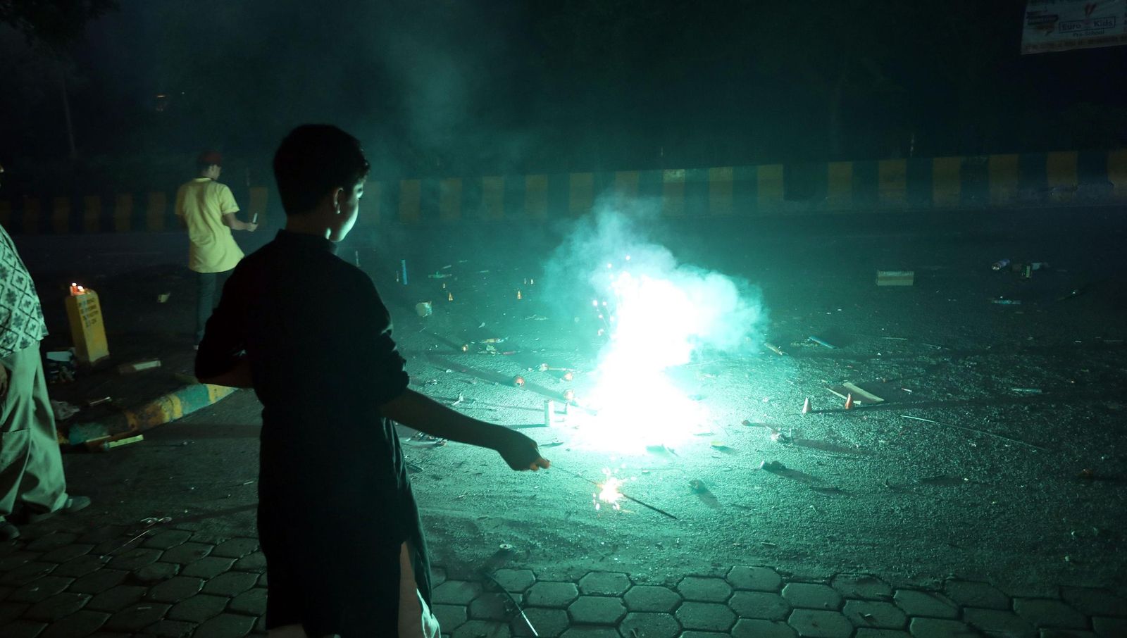 Las preciosas imágenes de la celebración del Diwali en India: un festival de luz y color