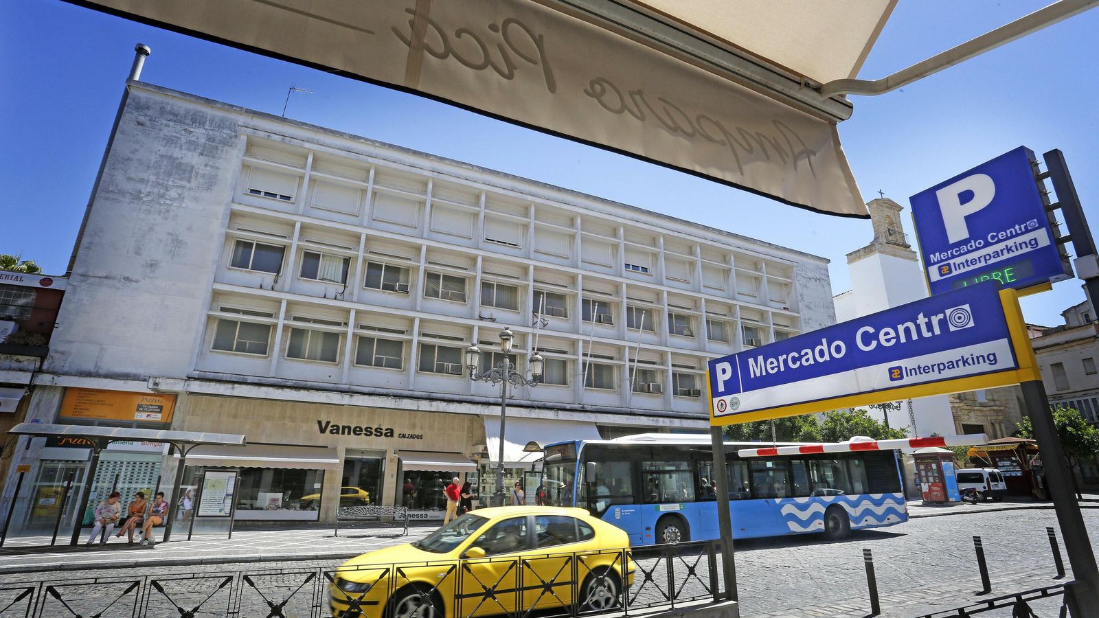 Imagen del edificio de la plaza Esteve.