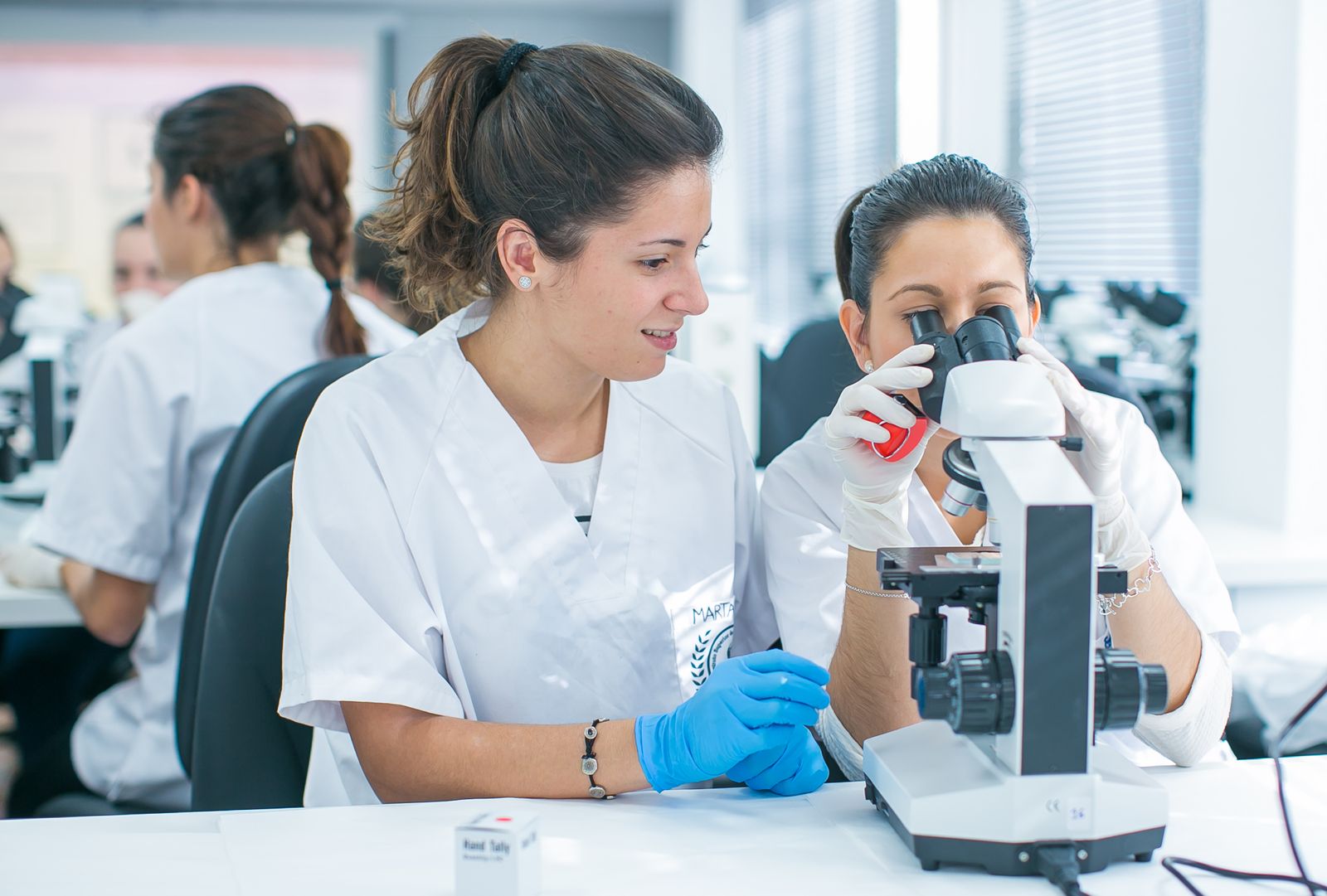 Los Institutos de Formación Profesional Sanitaria Claudio Galeno han abierto una nueva sede en Sevilla.