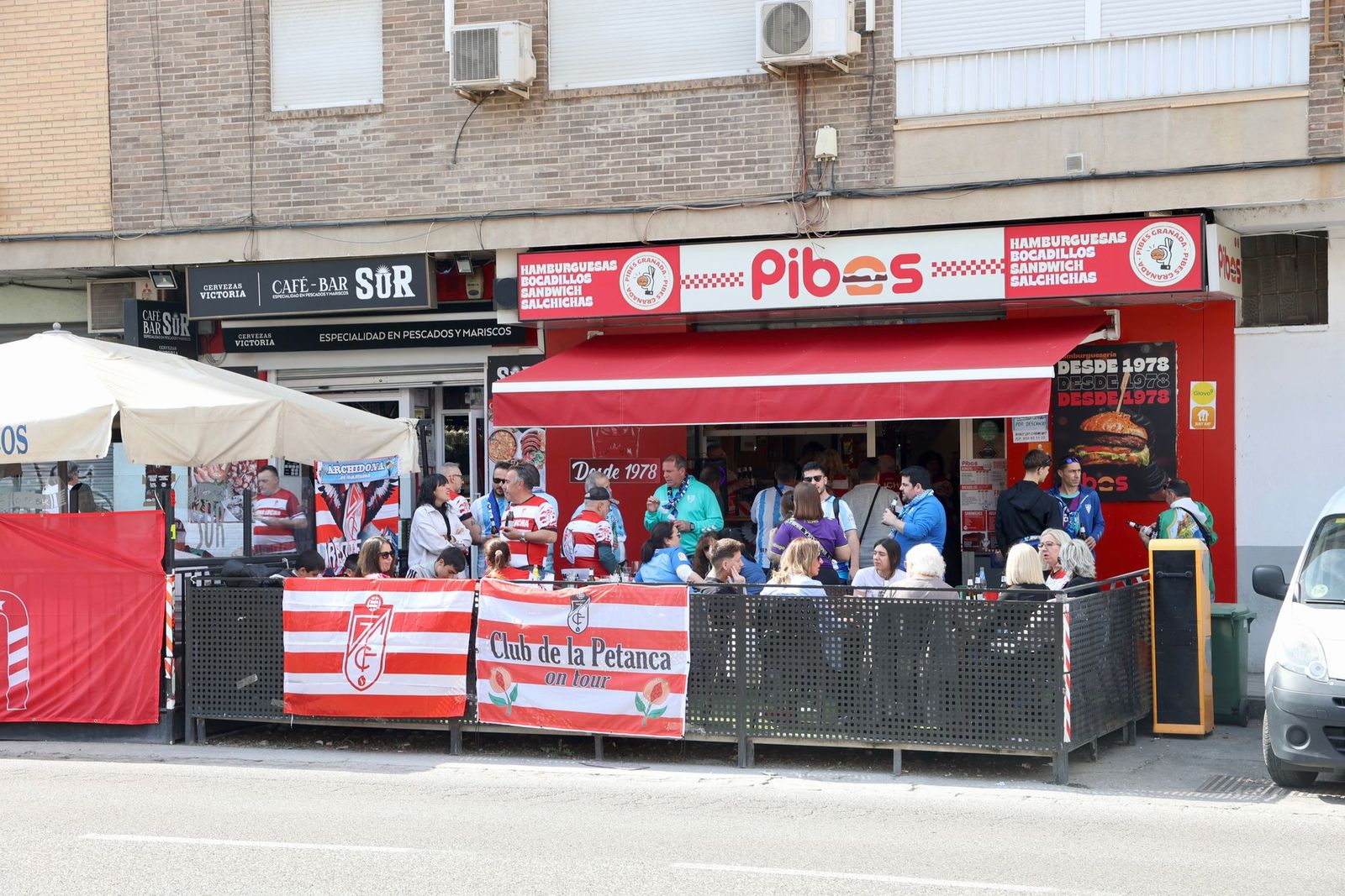 El malaguismo invade Granada