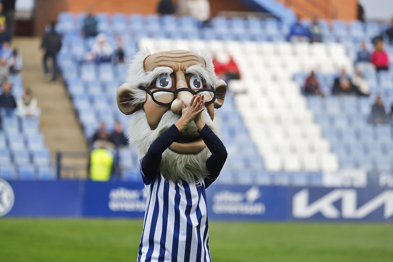 Imágenes del ambiente en el Recreativo de Huelva - San Fernando