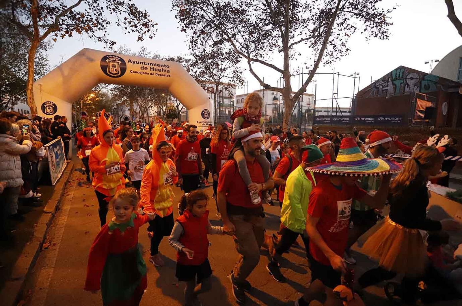 Imágenes de la carrera de San Silvestre en Huelva