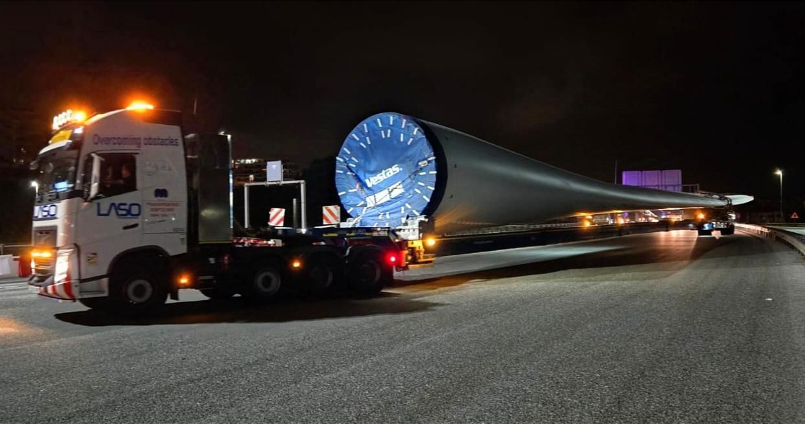 Así es el camión que cerrará la A-7 esta madrugada