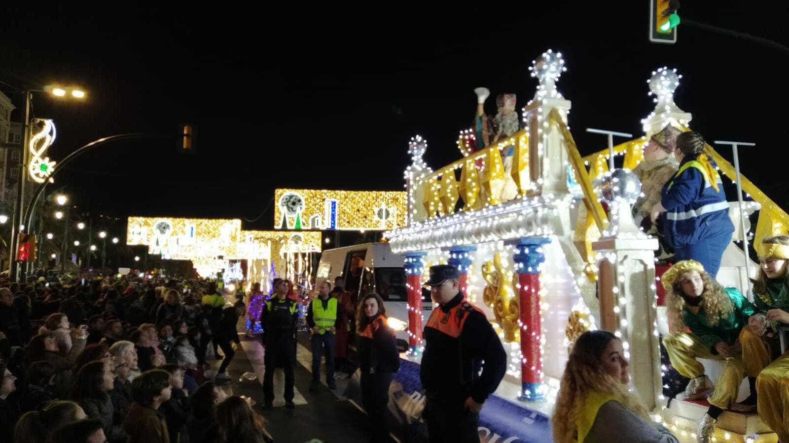 El rey Melchor por la Alameda Principal.