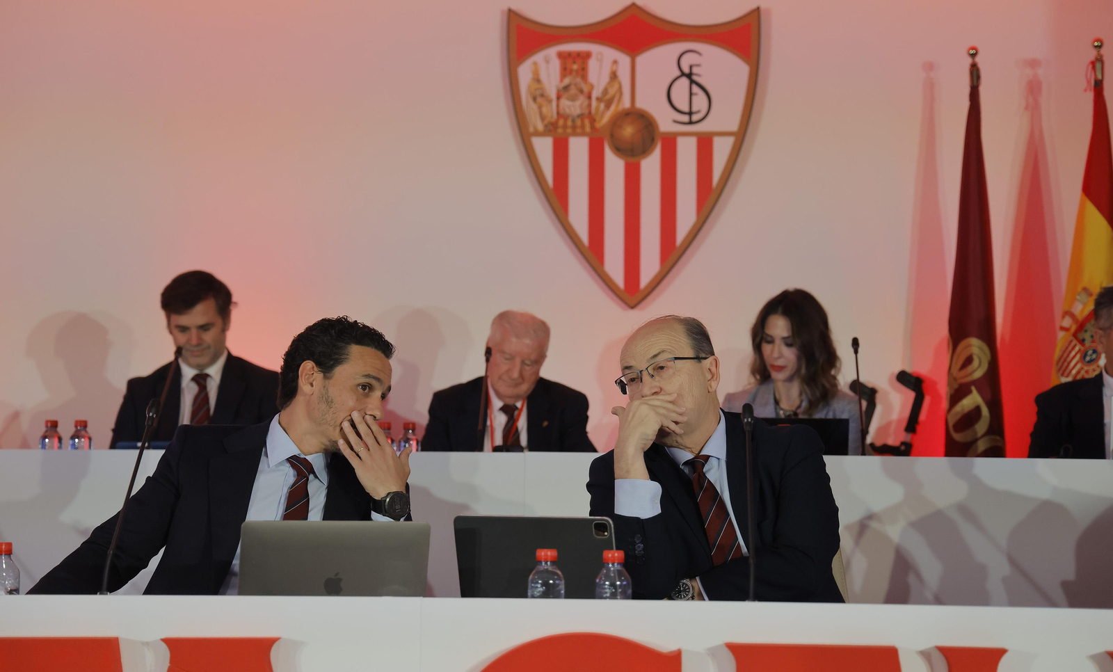 Las fotos de la Junta General de Accionistas del Sevilla fc