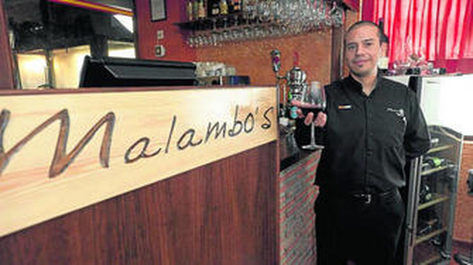La gran variedad de vinos es una de las señas de la casa en el restaurante Malambo's.
