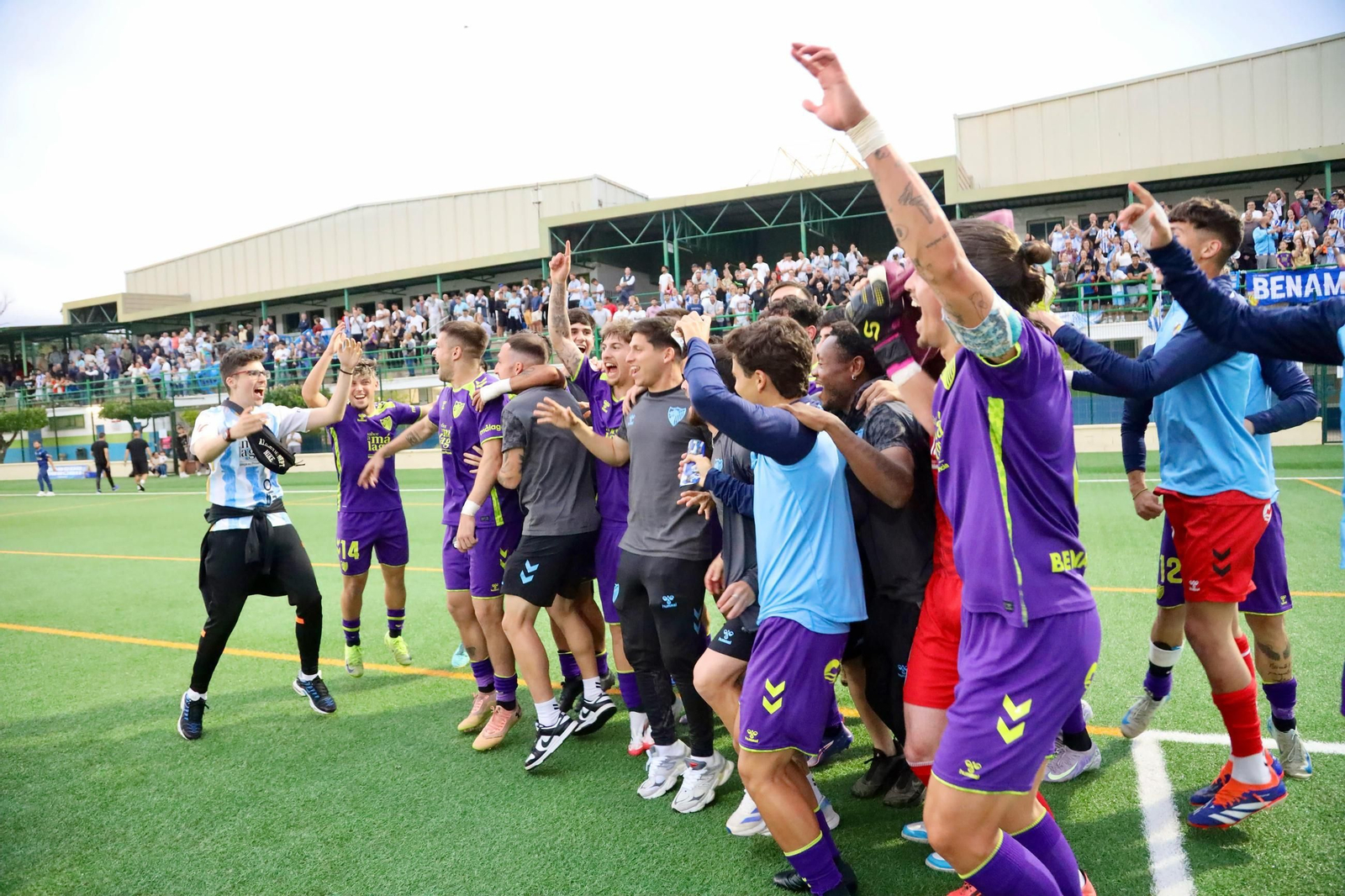 Loren, Chupete, Izan Merino, mucha afición... El Atlético Malagueño, apoyado en Mijas