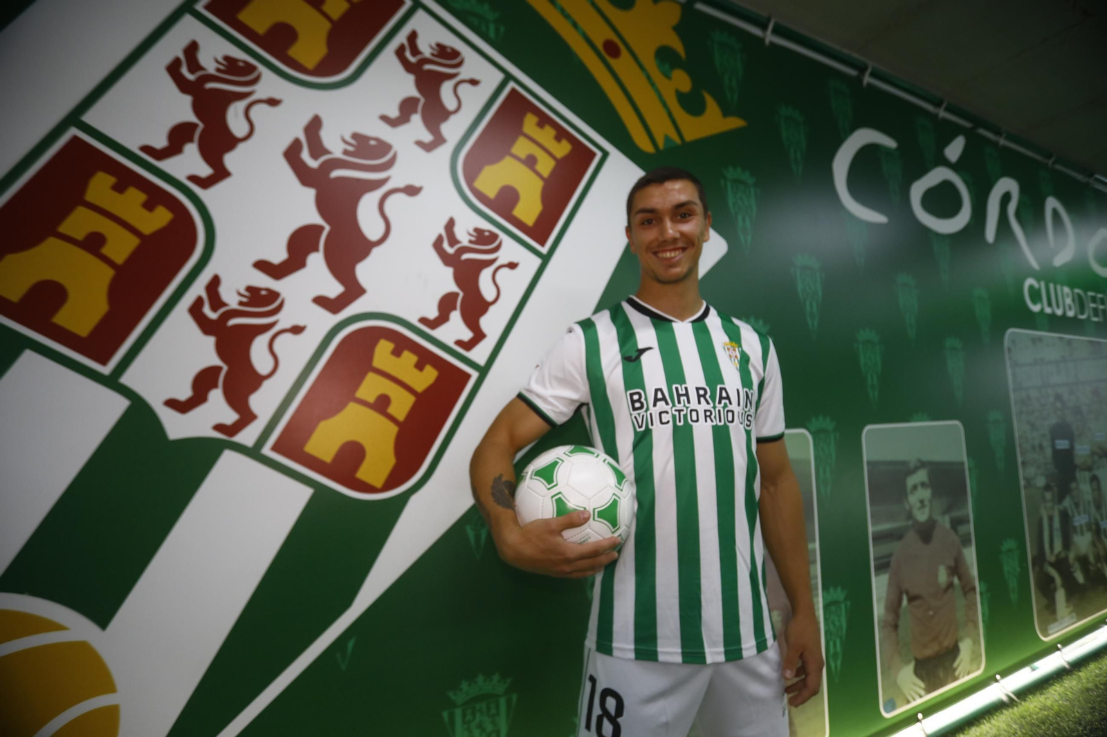 Las mejores fotos de la presentación de Adri Fuentes, Juan María Alcedo y Mariano Carmona como jugadores del Córdoba CF
