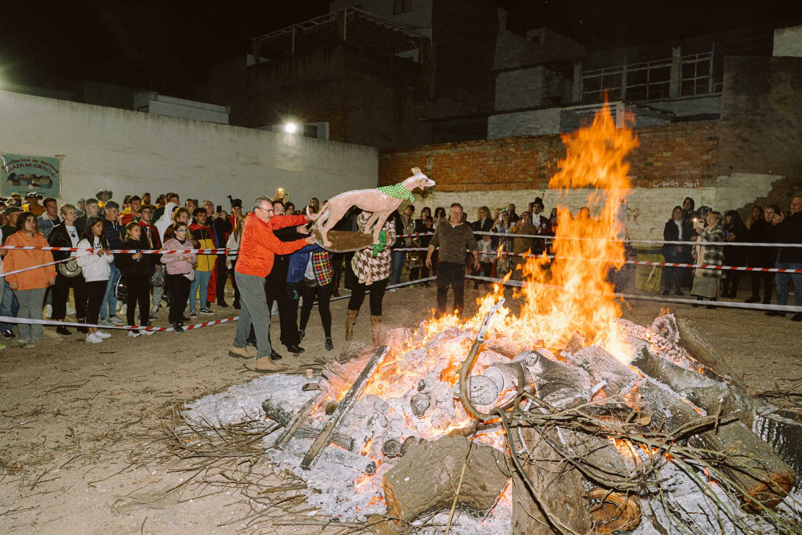 ¿Qué pueblo de Córdoba despide el Carnaval con el entierro del galgo?