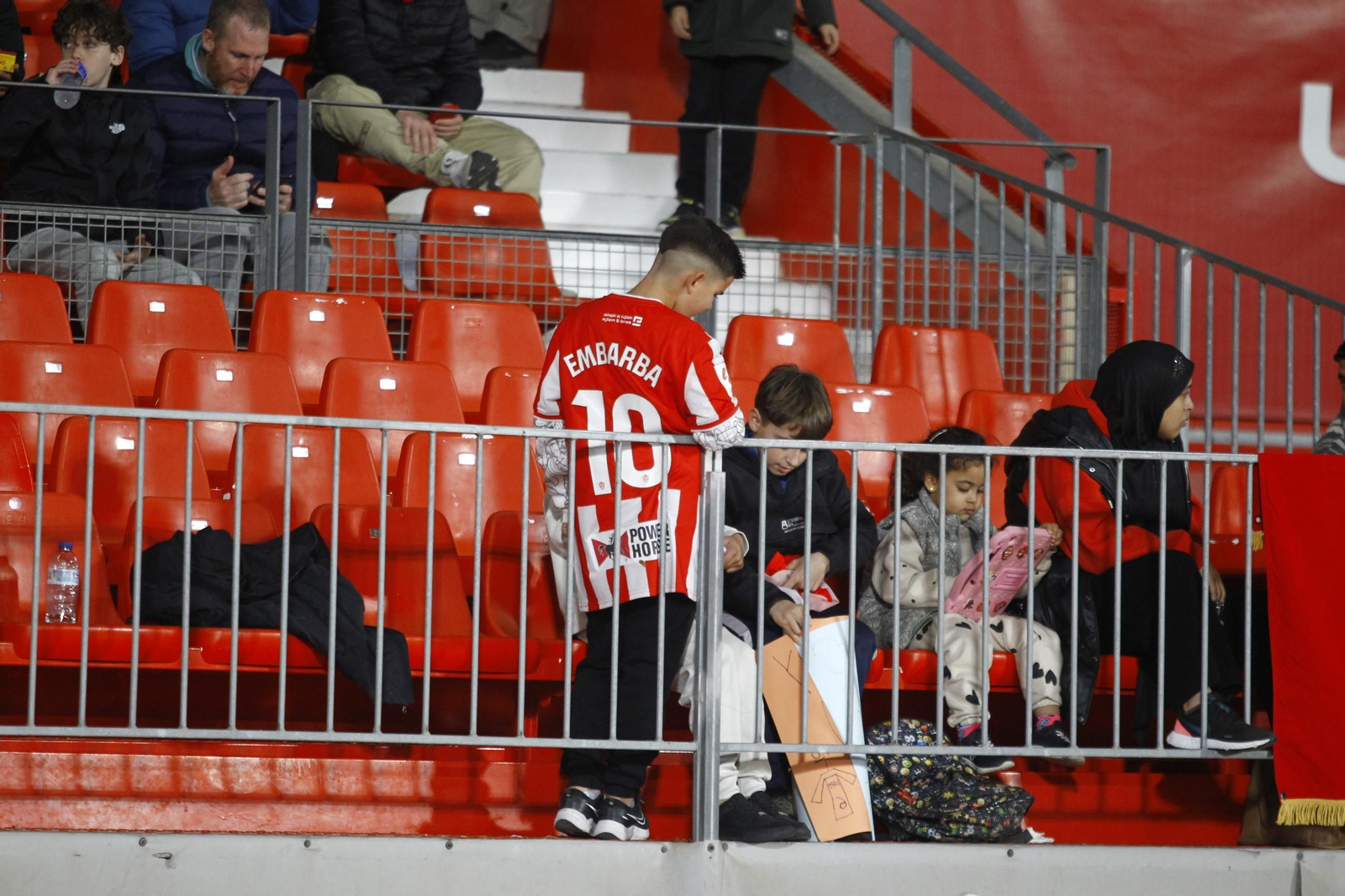 Búscate en las fotos de público del partido U.D. Almería-S.D. Huesca