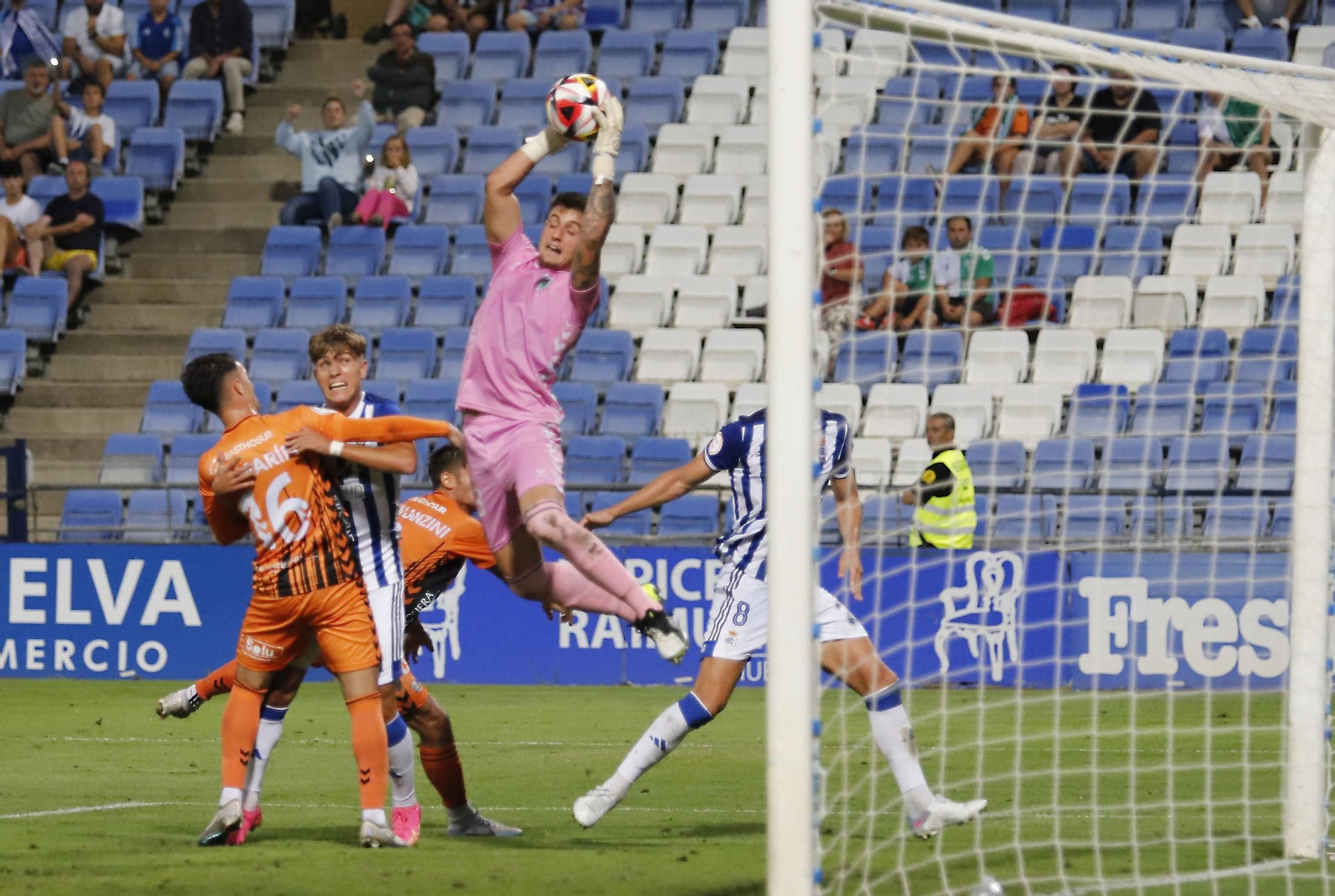 Imágenes del encuentro entre el Recreativo de Huelva y el Antequera CF