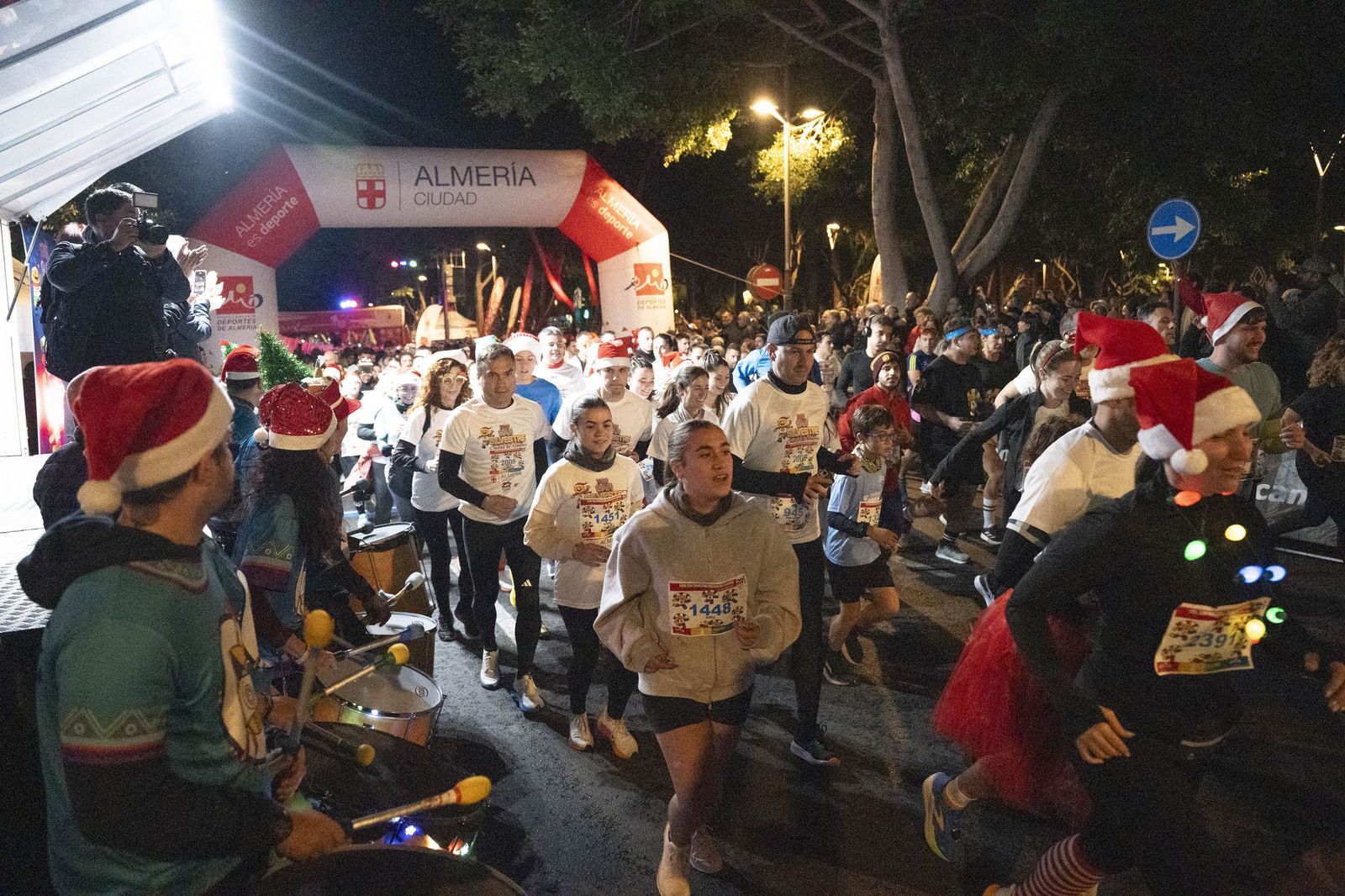 Almería corre y celebra su memoria olímpica en una San Silvestre de récord