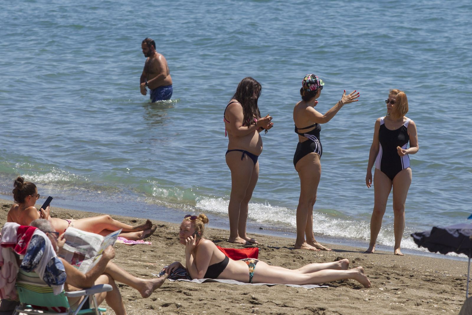 Fotos del primer domingo en las playas de Málaga tras la apertura de la movilidad