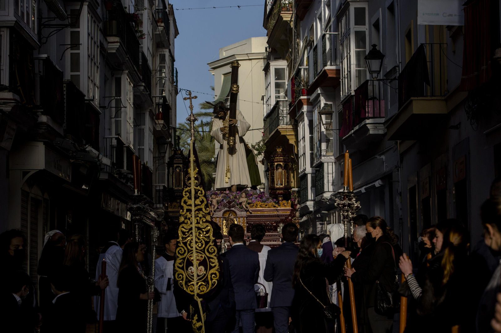Imágenes del regreso del Nazareno del amor a  su templo en la Semana Santa de Cádiz 2022