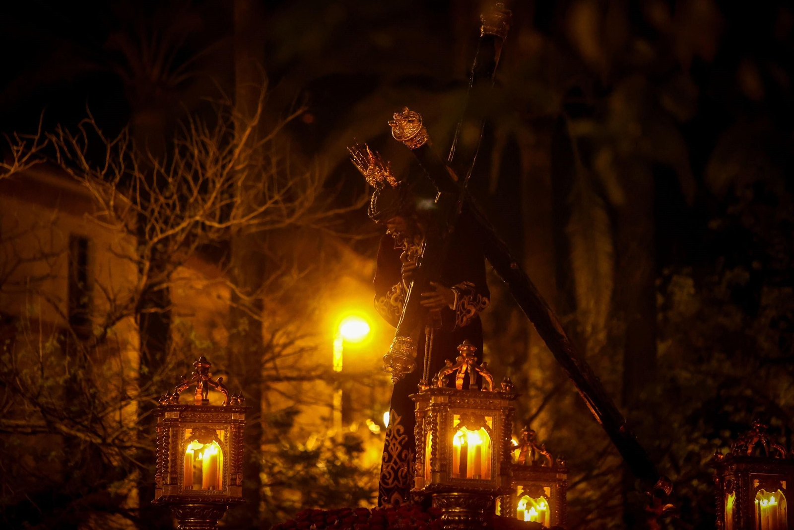 Madrugada del Viernes Santo en Jerez: imágenes de la Noche de Jesús