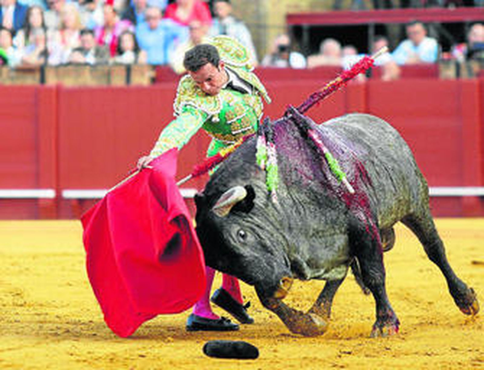 Ferrera, en un derechazo a 'Mecanizado', de Victorino Martín, ha sido premiado por la mejor faena.